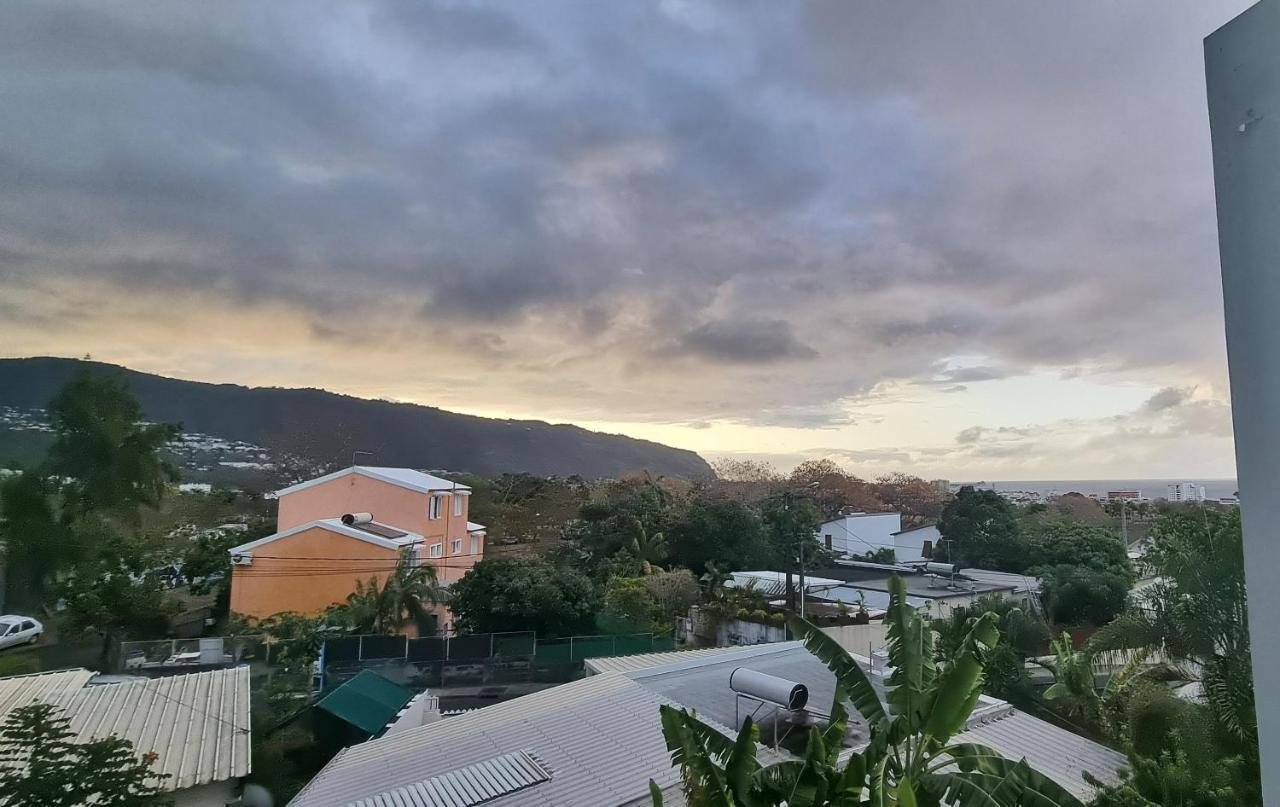 Chambre Chez L'Habitant Cosy Et Moderne, Vue Sur Montagne Σαιν-Ντενί Εξωτερικό φωτογραφία